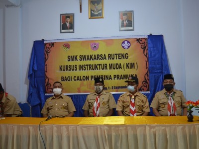 Kursus Instruktur Muda (KIM) Bagi Calon Pembina Pramuka SMK SWAKARSA RUTENG