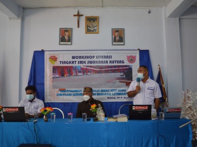 Workshop Literasi Tingkat SMK SWAKARSA RUTENG