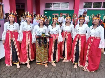 Penari SMK SWAKARSA RUTENG