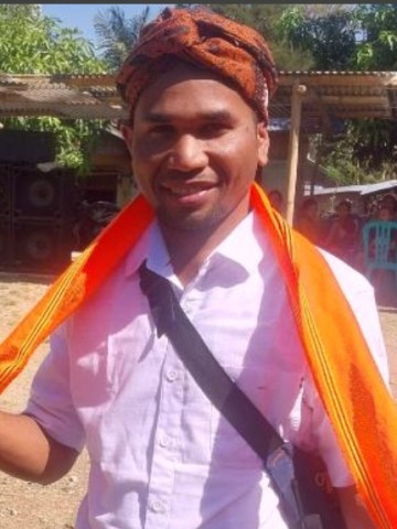 ADRIANUS MANJUR, S.Pd.