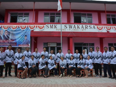TEAM PENGAJAR SMK SWAKARSA RUTENG